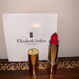 Brand New!! Bundle of 2 Elizabeth Arden lipsticks